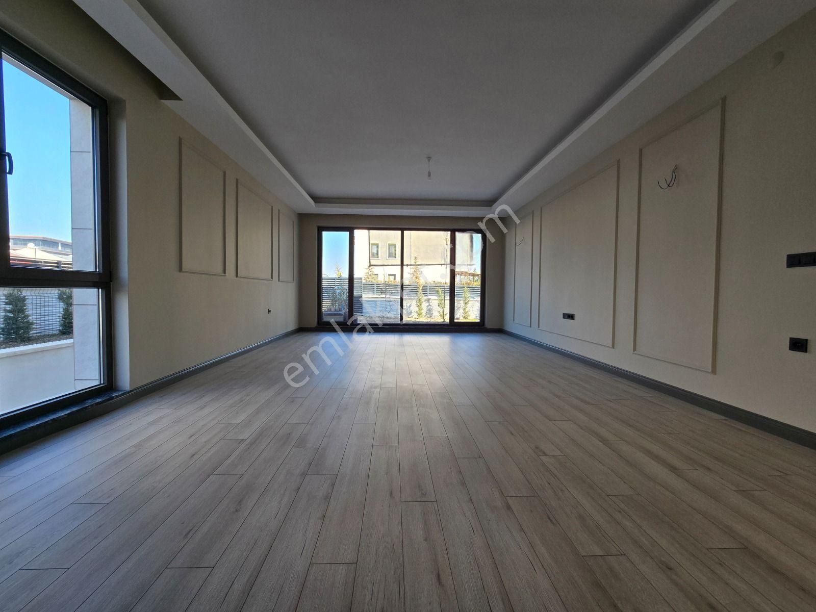 Bağlıca Mah Satılık 5+1 Lüks Yapılı Kapalı Otoparklı Geniş Peyzajlı Müstakil Villa