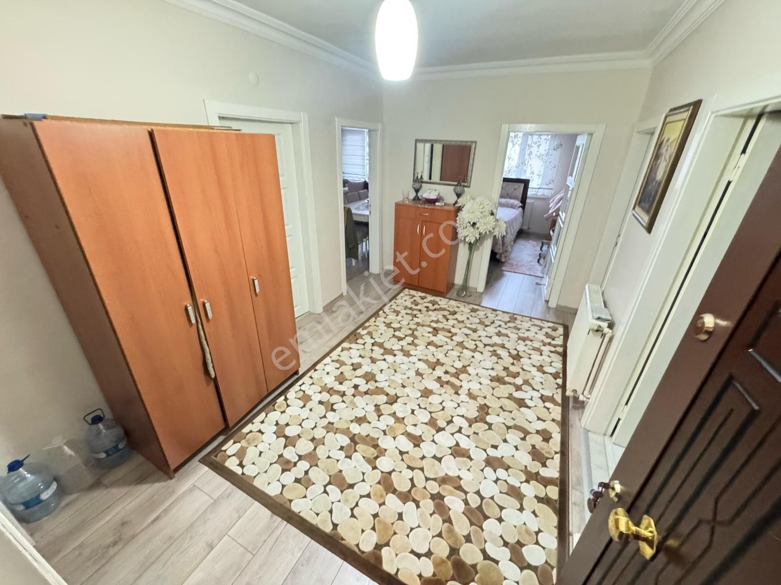 İstasyon Mh'de 3+1 125m² Bağımsız Ön Cephede Ara Katda Daire