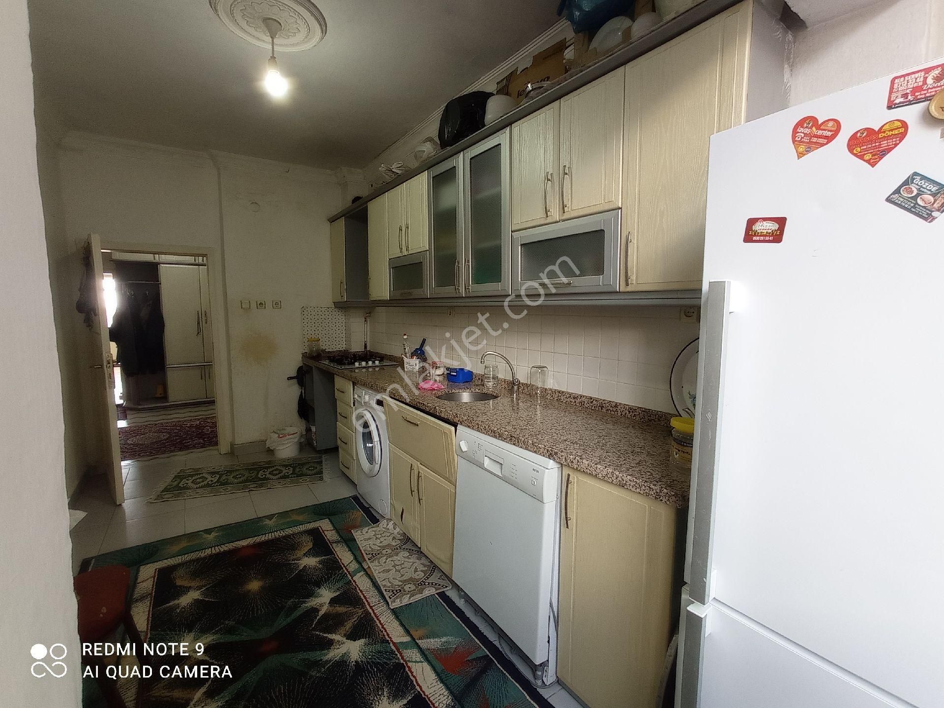 Stabil Emlaktan Bankalar Caddesinde Satılık 2+1 Daire