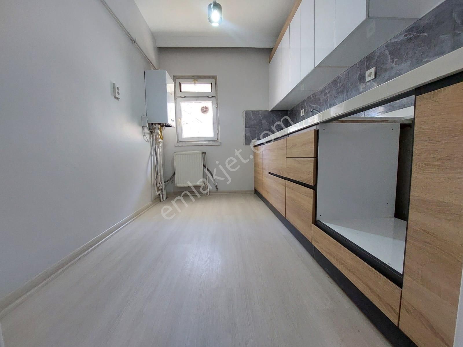 30 Ağustos Mah Satılık 2+1 Ful Yapılı Ön Cephe Geniş Daire