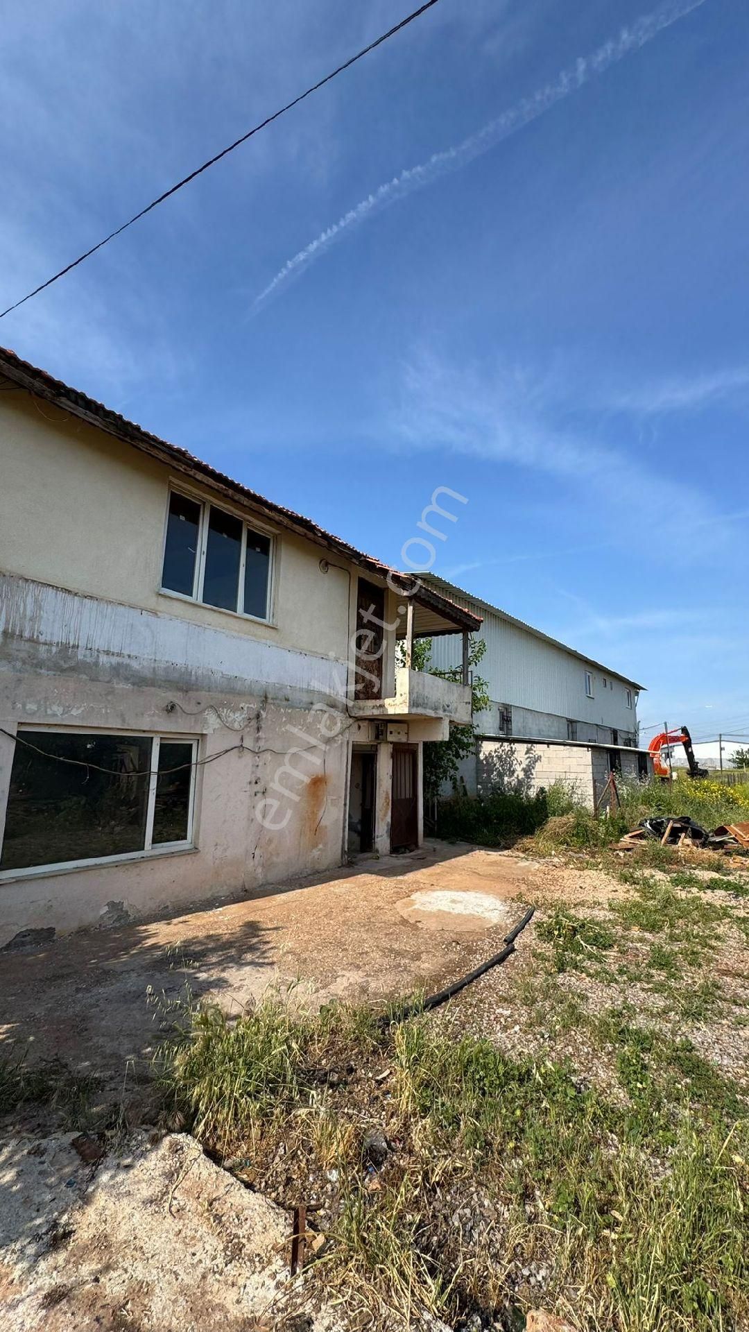 Antalya Varsak Altıayak Mh. 807m2 Arsa İçerisinde 2 Katlı Müstakil Ev Ve Ahır.