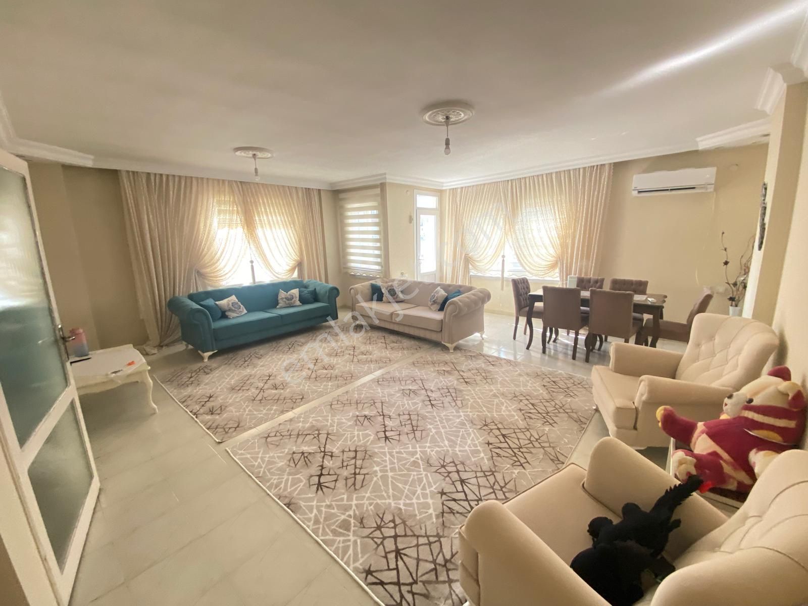 Prestijden Palmiye'de Köşebaşı Ferah Kelepir Fiyata 4+1 Daire