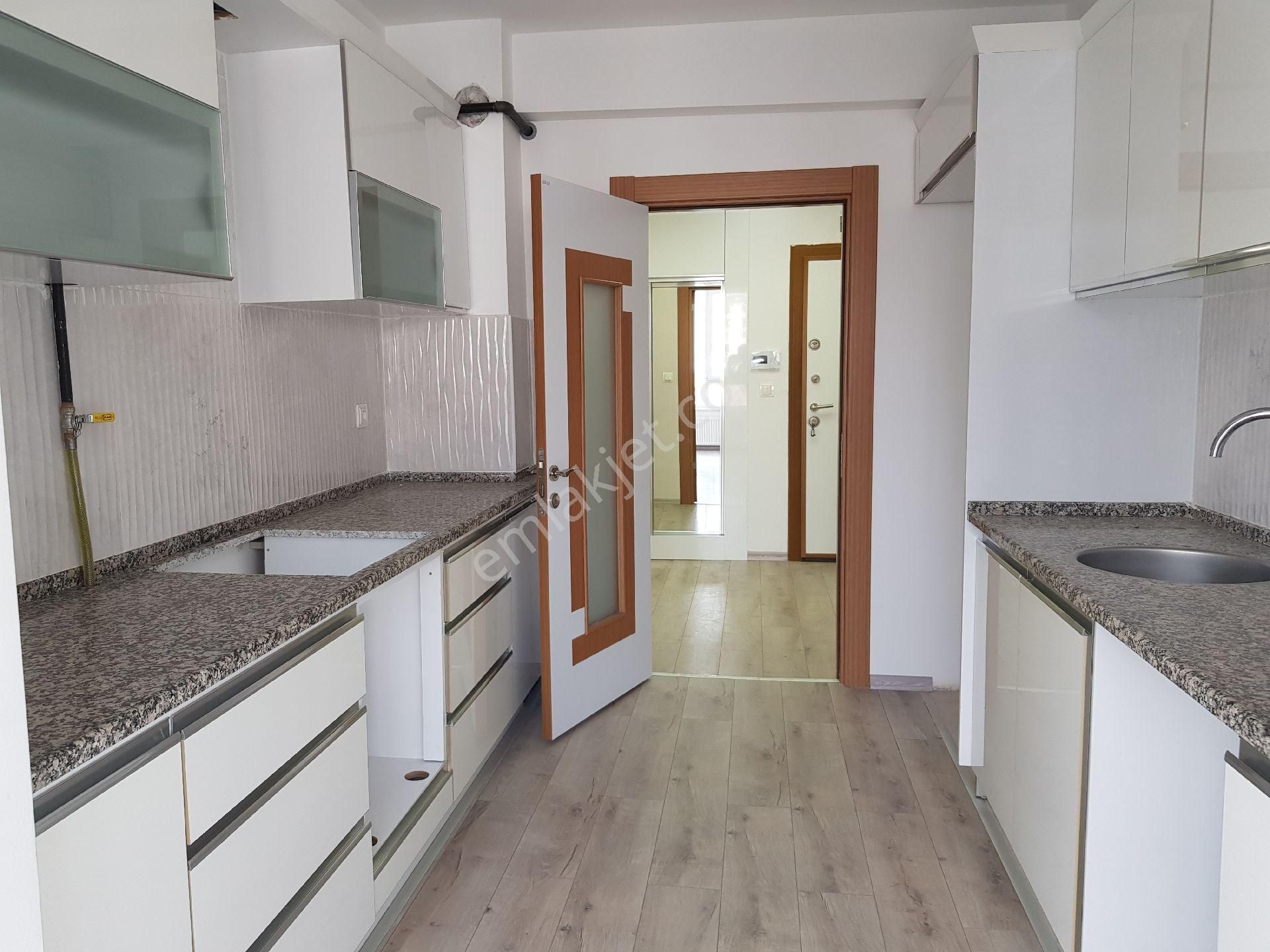 Merkeze Yakın Geniş 3+1 Lüks Daire (kilerli,ısınması İyi,güney Cephe)