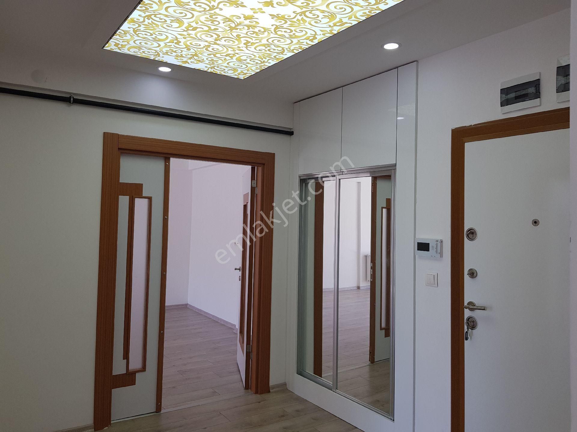 Satılık Geniş 3+1 Lüks Daire (merkeze Yakın,kilerli,güney Cephe)