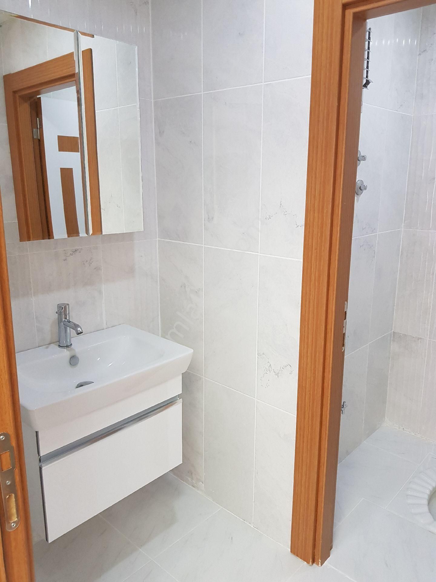 Merkeze Yakın Geniş 3+1 Lüks Daire (kilerli,ısınması İyi,güney Cephe) - Görsel 11