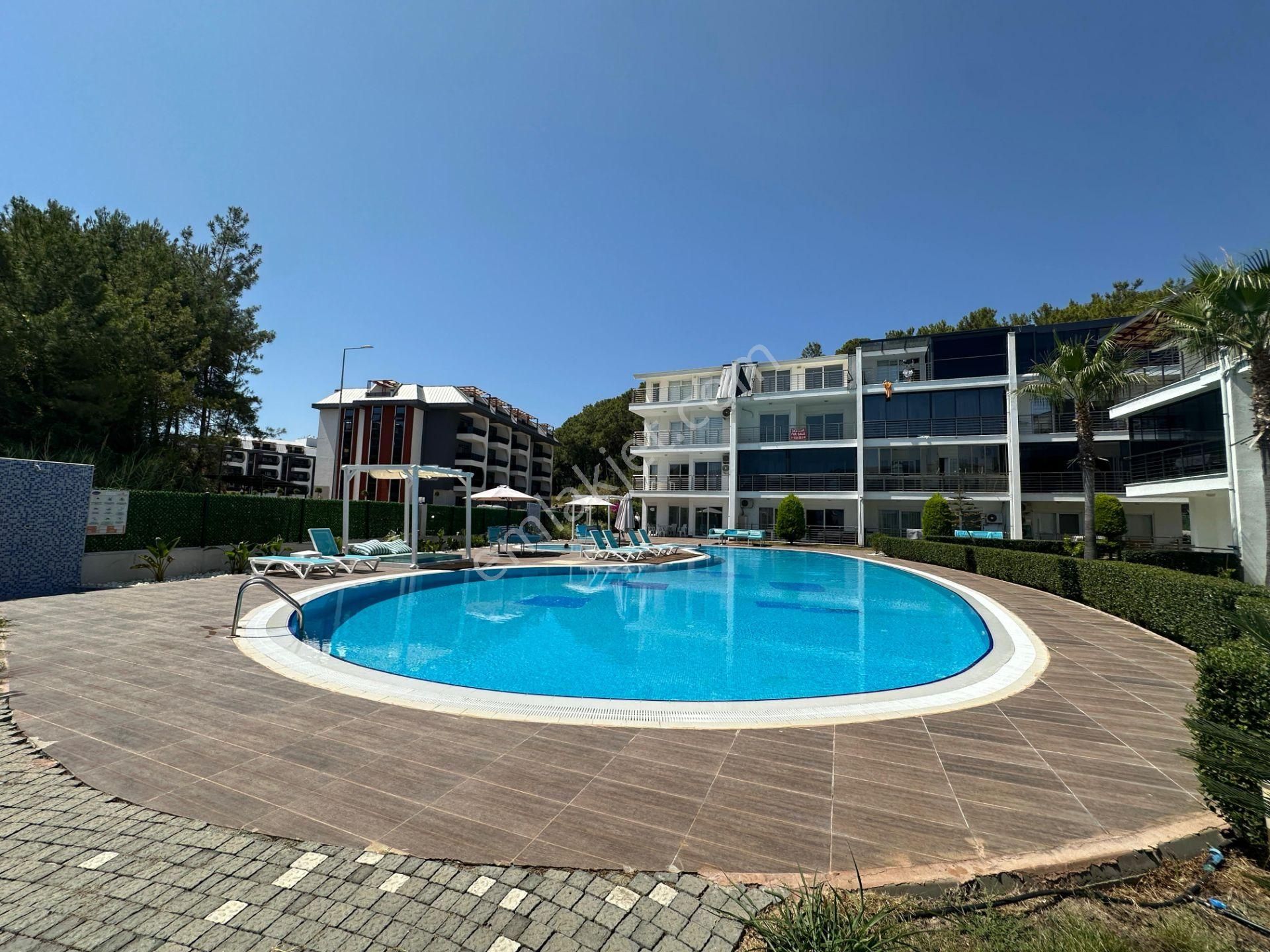 Alanya Avsallarda Satılık 1+1 Denize 300 Metre Site İçi Daire