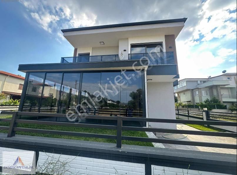 Demircan Emlaktan İskele De Tam Müstakil Lüks Villa