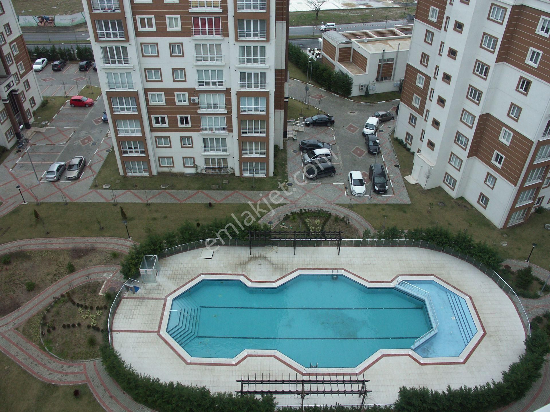 Çorlu Ergene Vadisi Sit.eşyalı Kiralık 1+1 (havuz Cephe)