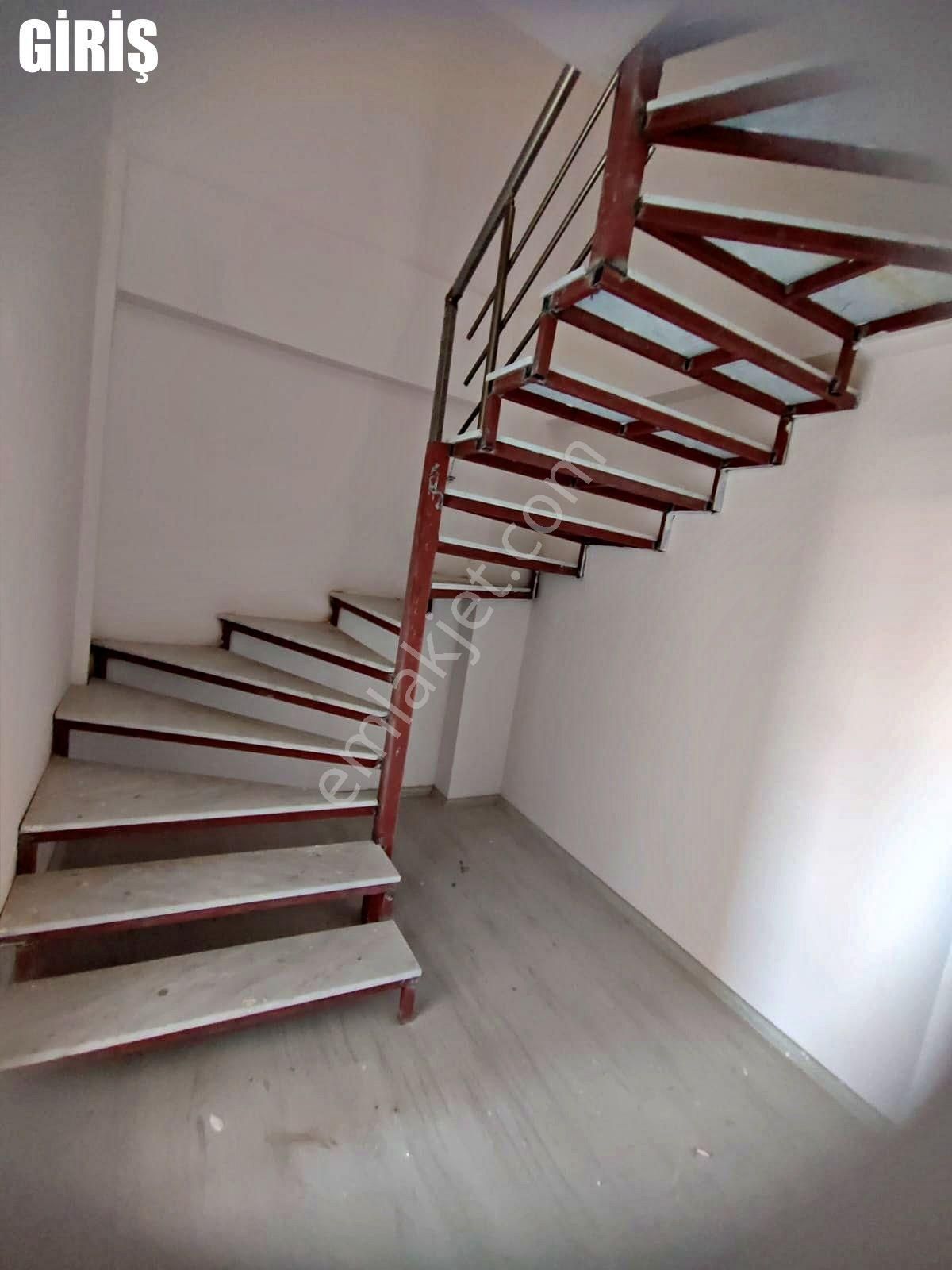 Ravza Cami Arasında Ferah Geniş Dubleks Dairemiz Satılıktır - Görsel 4