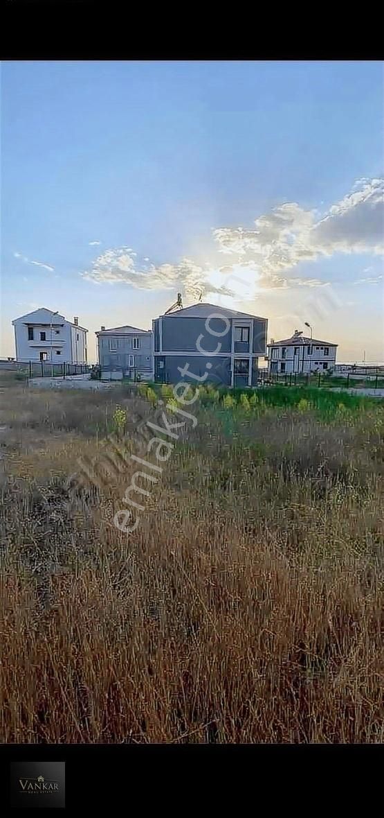 Vankar Emlak'tan Özyurt'ta Göl Manzaralı İmarlı Villalık Parsel