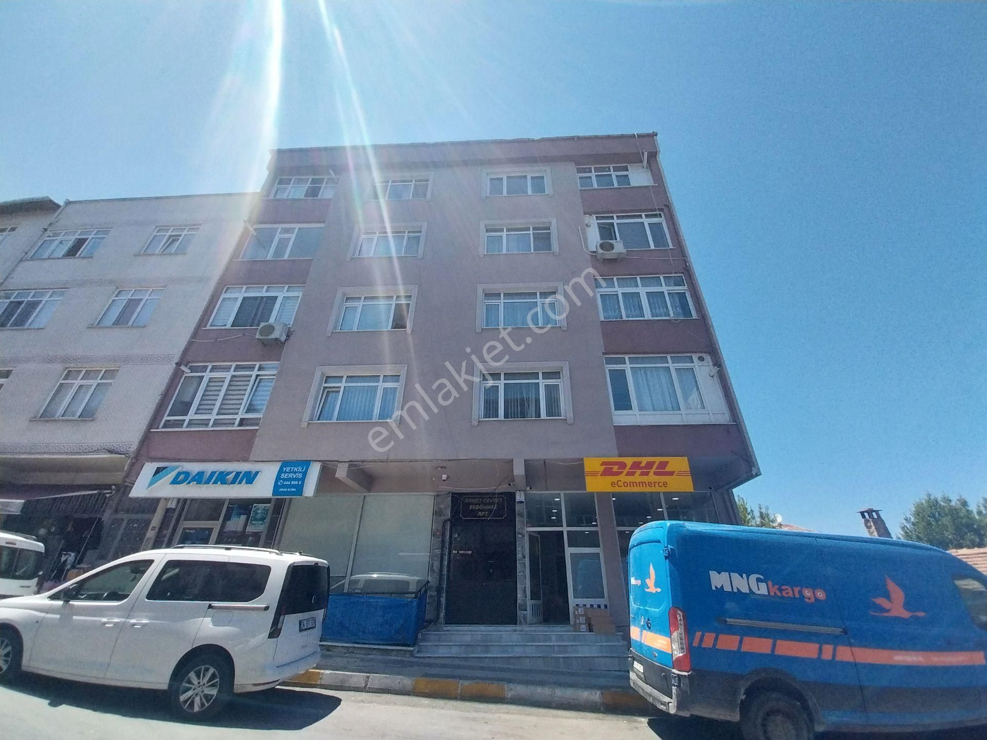 İstanbul Sarıyer İstinye'de 2+1 Kiralık Boş Daire