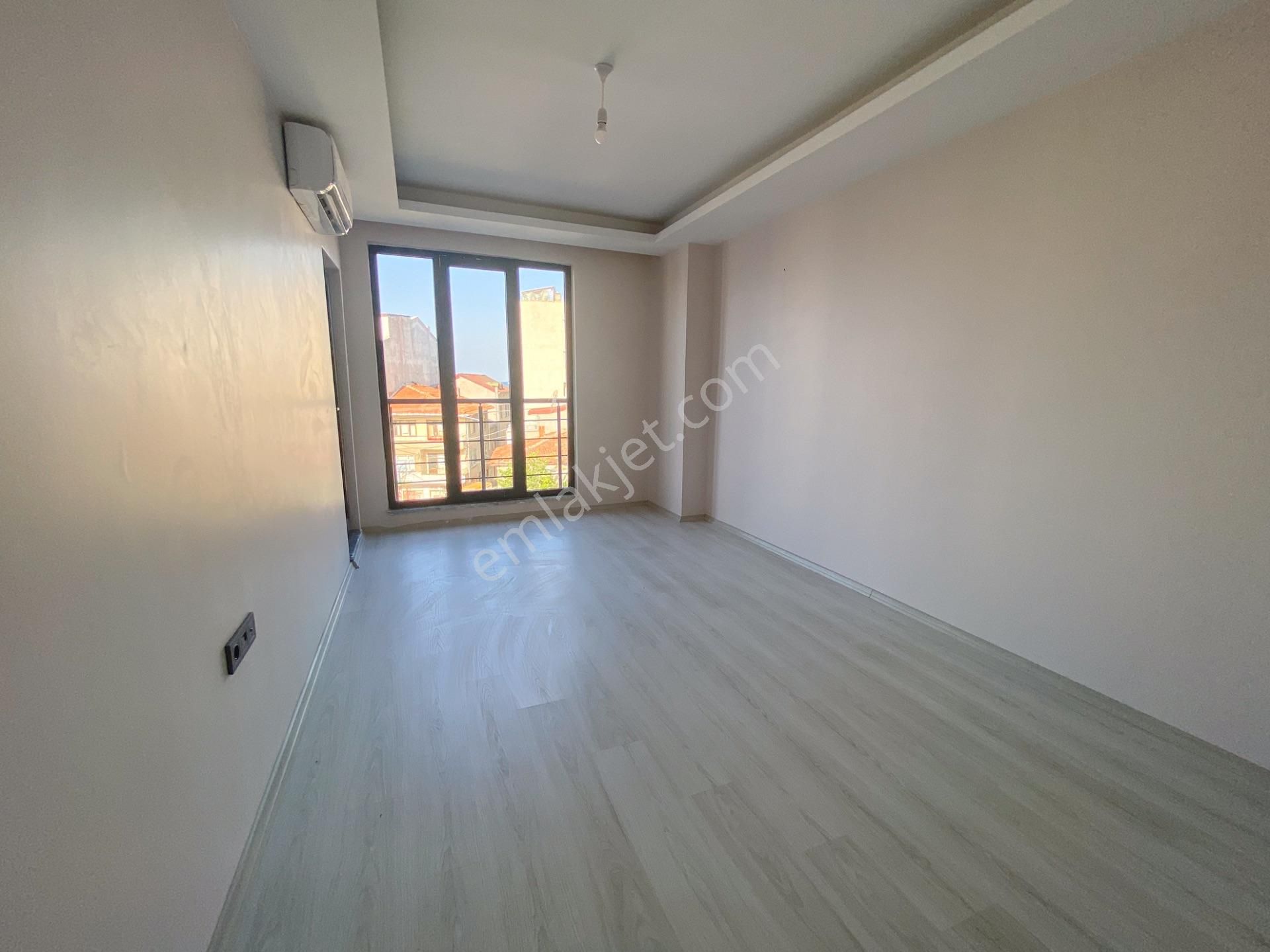Kumbağ'da Merkezi Konumda Geniş Lüks Satılık 1+1 Daireler