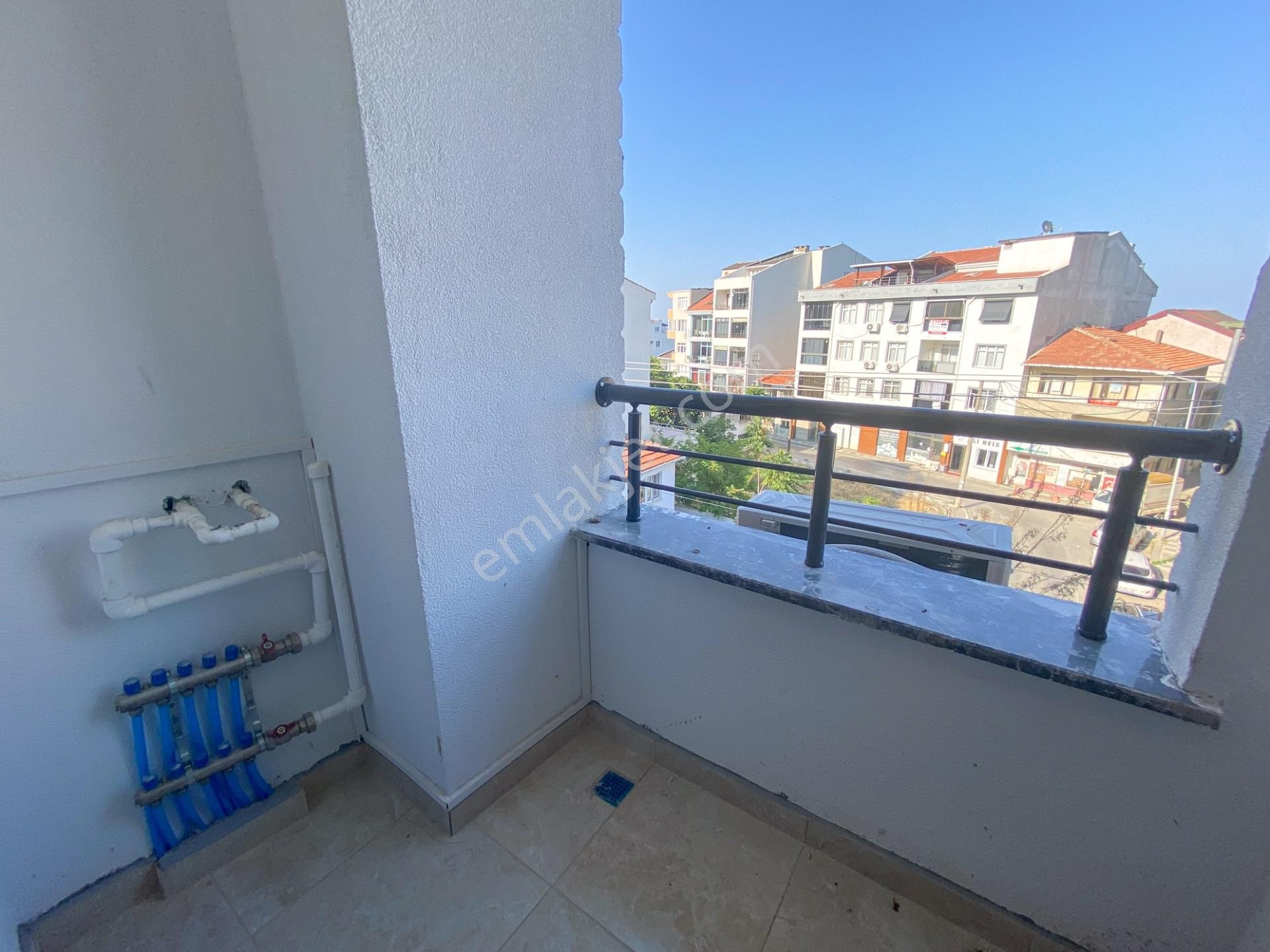 Kumbağ'da Merkezi Konumda Geniş Lüks Satılık 1+1 Daireler - Görsel 18