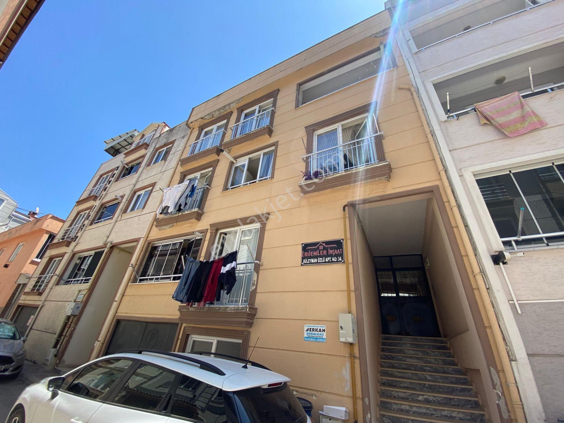 Barbaros Mahallesinde 2+1 Merkezi Caddeye Yakın Konumda Daire