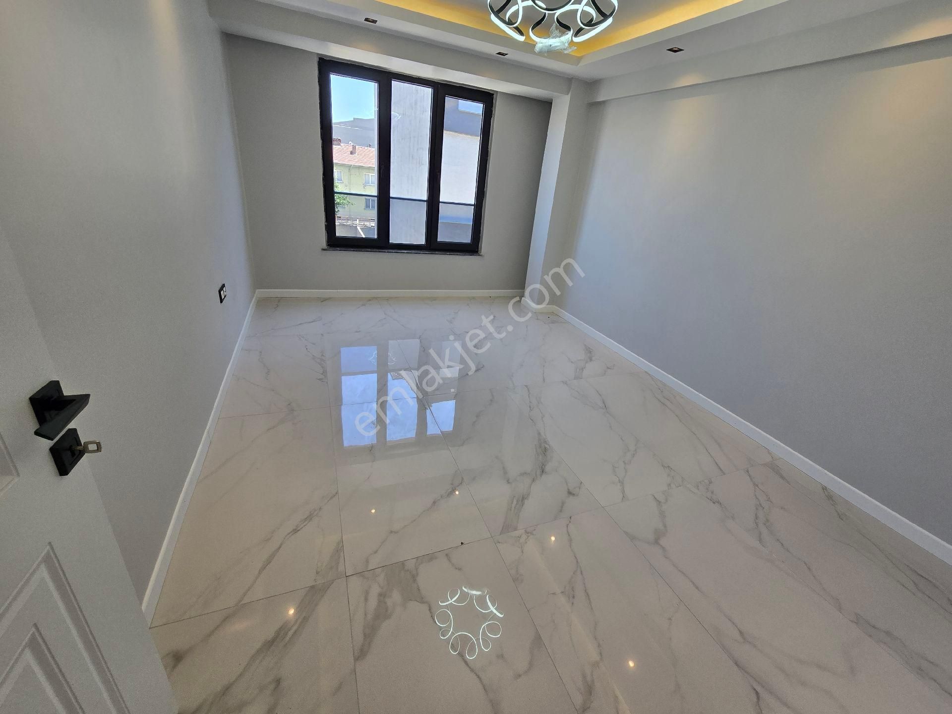 Eskişehir Tepebaşı Zafer Mh 2+0 Satılık Daire