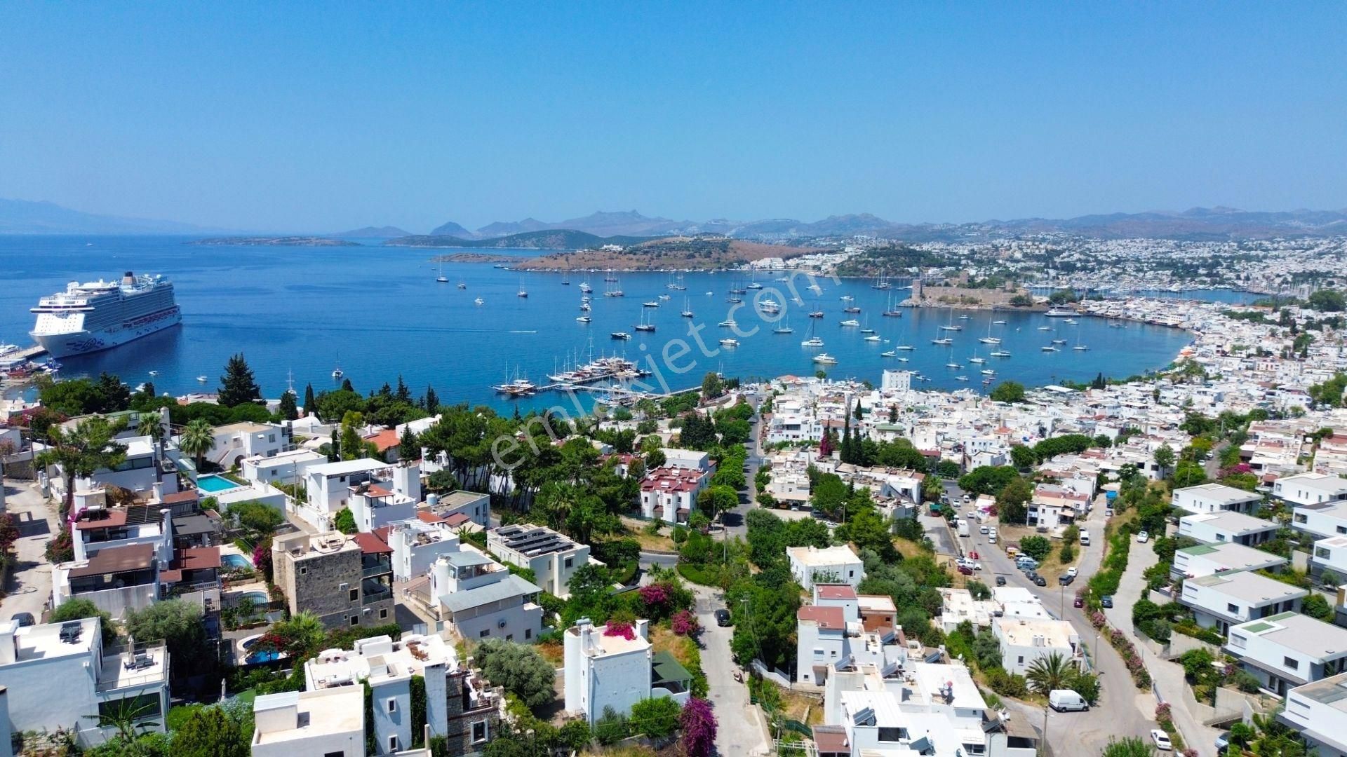 Bodrum Kumbahçede Ful Deniz Manzaralı Satılık Müstakil 4+1 Villa