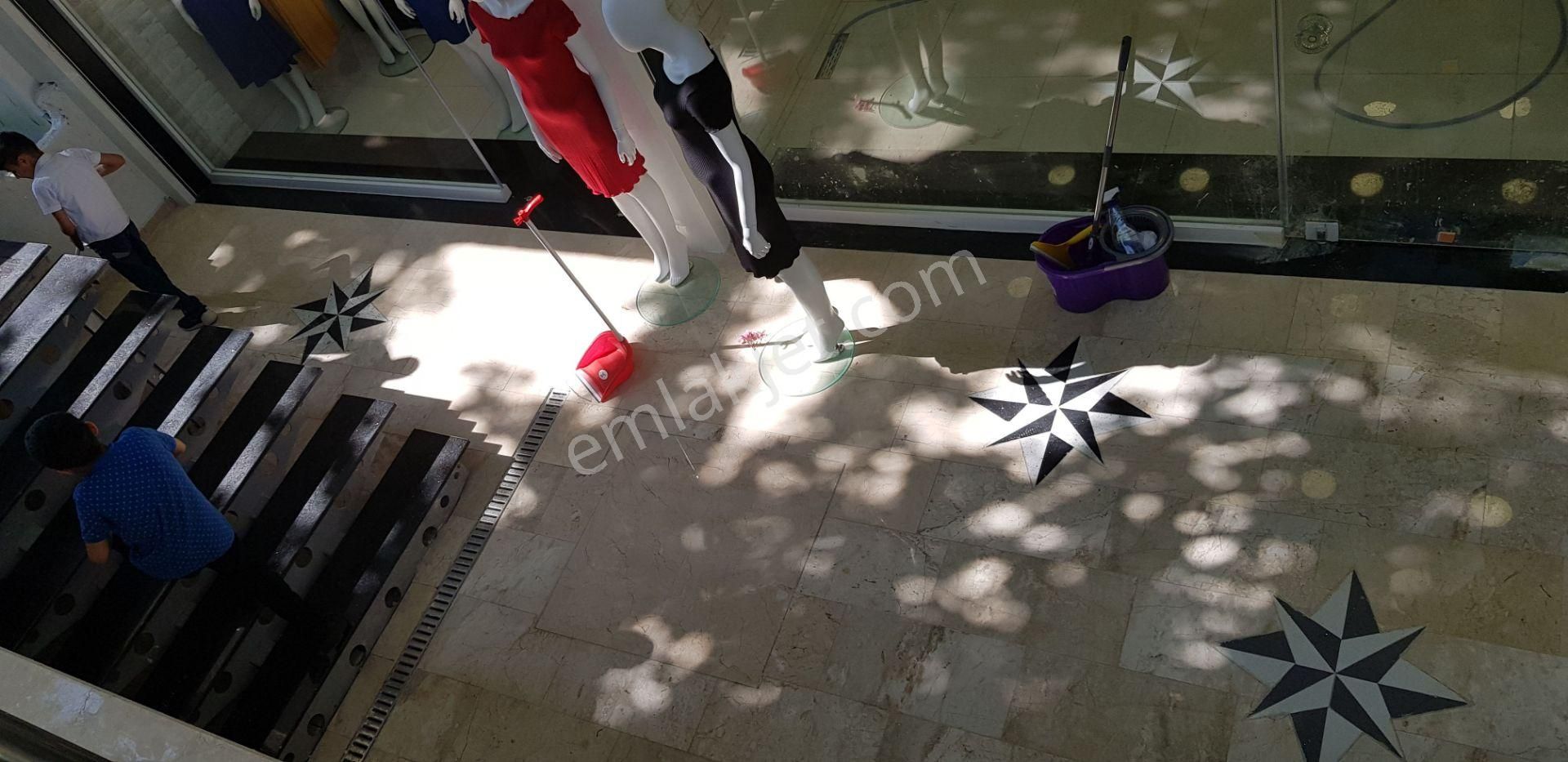 Tekstil Merkezi İçinde Takasa Açık 60m2 Satılık Dükkan