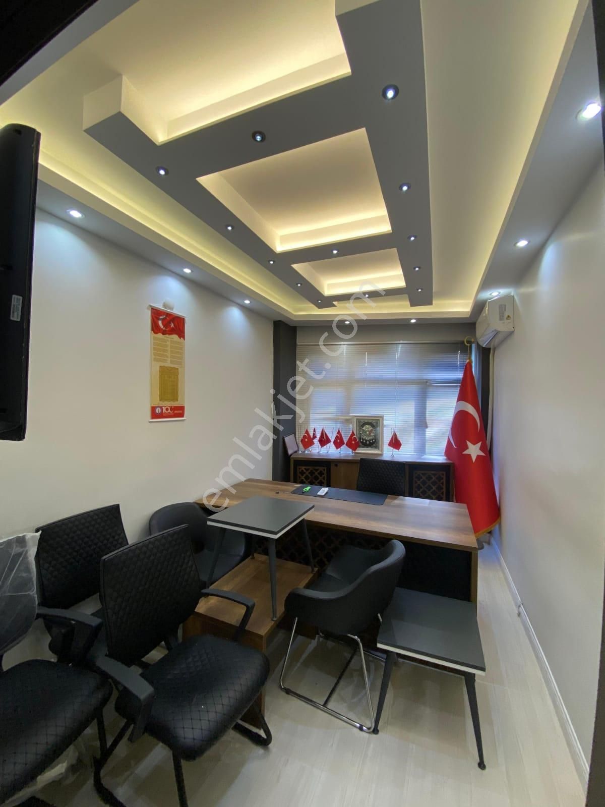 Fatih Molla Gürani Mahallesinde 3+1/110m2/3.kat Satılık Daire