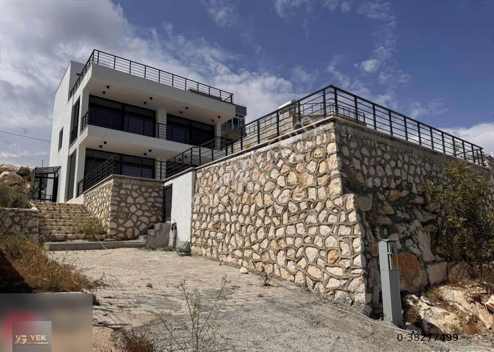 Rw Yek Gayrimenkulden Sahile 700 Metre Satılık Lüks Villa - Görsel 3