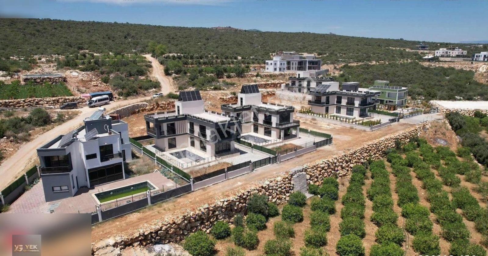 Ruhsat Alınmış Projesi Hazır Ful Deniz Manzaralı Villa Arsası - Görsel 14