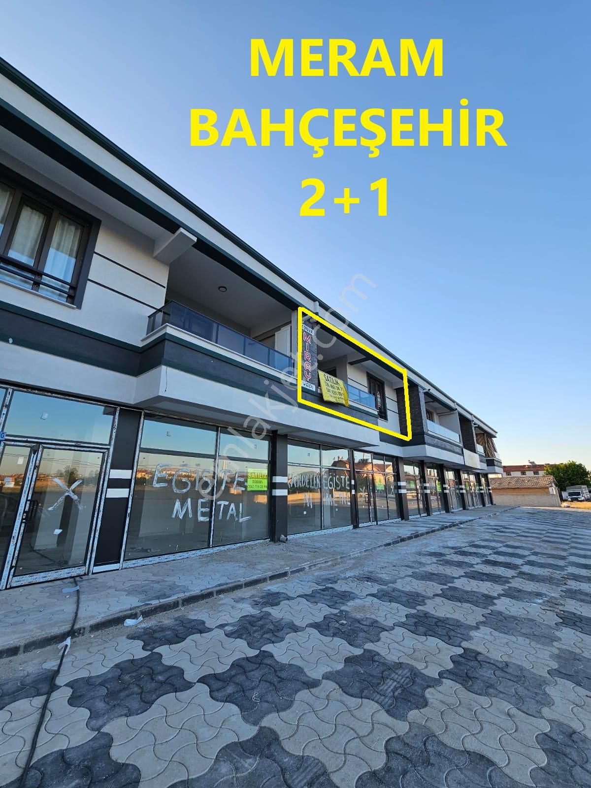 Meram Bahçeşehir'de 2+1 Satılık Cadde Üzeri Daire