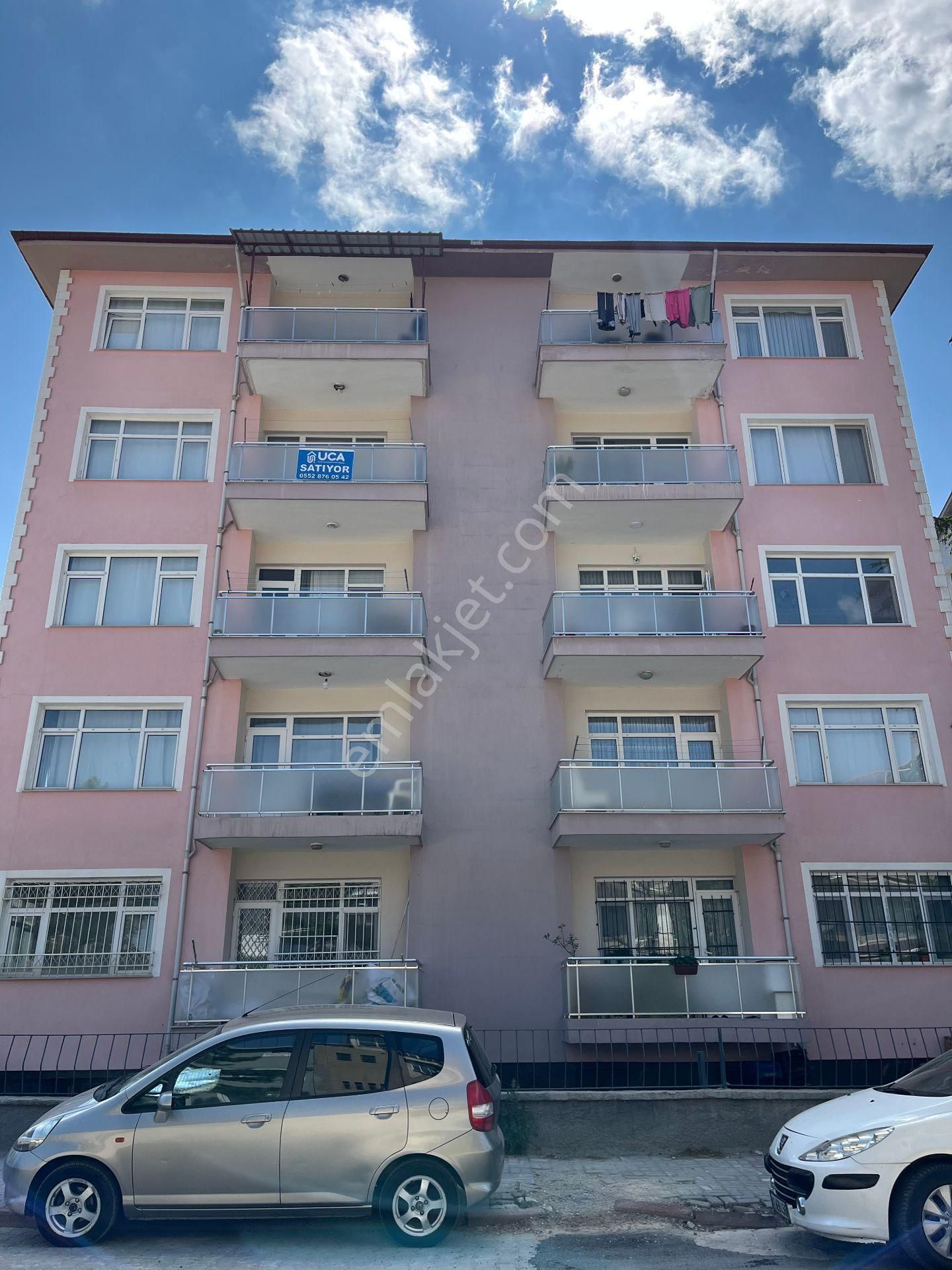Uca'dan Jandarma Karşısı Ara Kat 3+1 Satılık Daire..!!