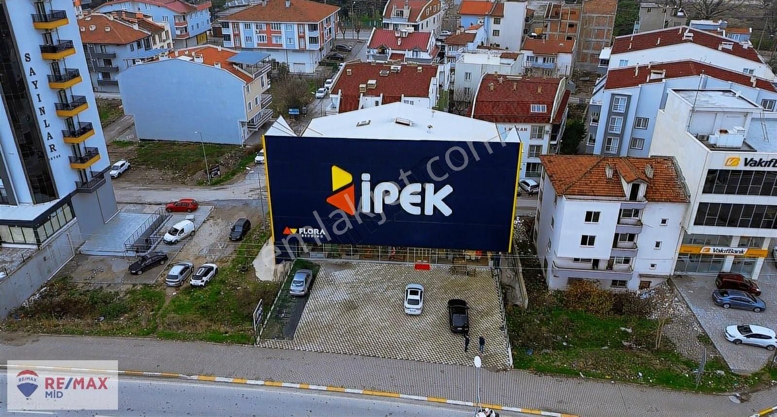 Remax Mid Yeni İzmir Caddesinde Satılık Plaza