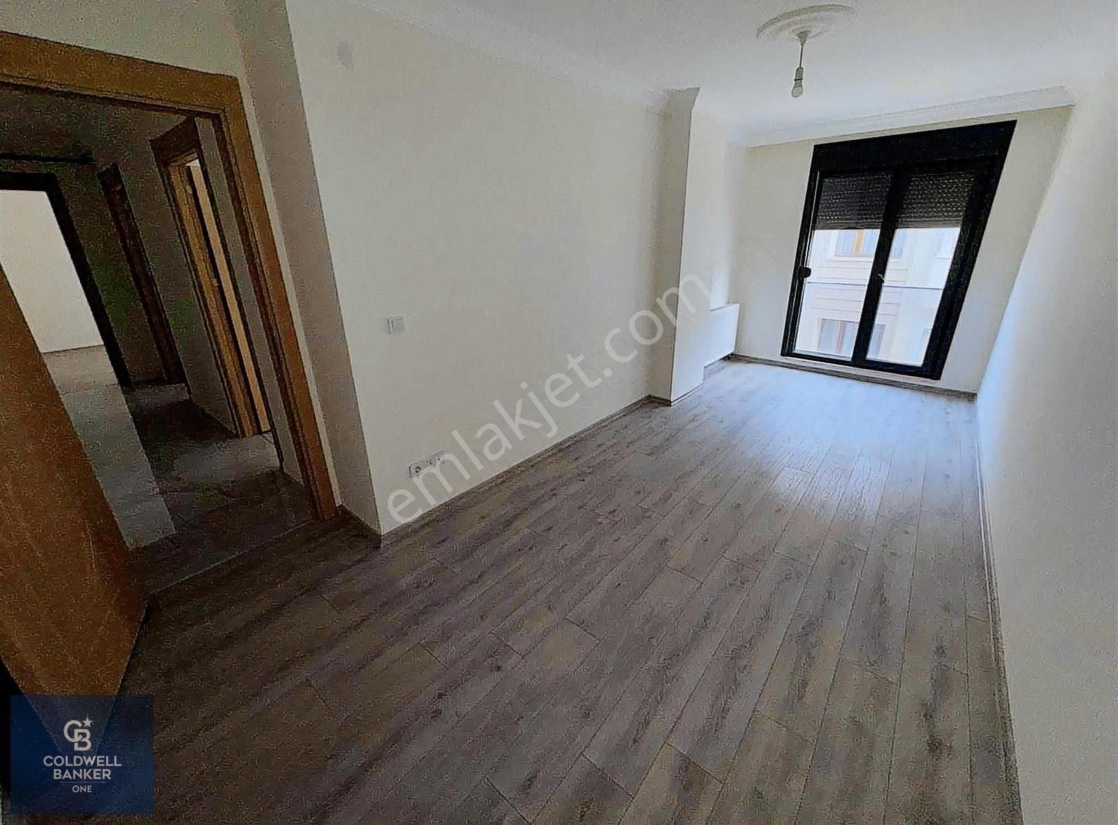 Ferit Kutluay'dan Büyük Çamlıcada 2+1 Satılık Daire