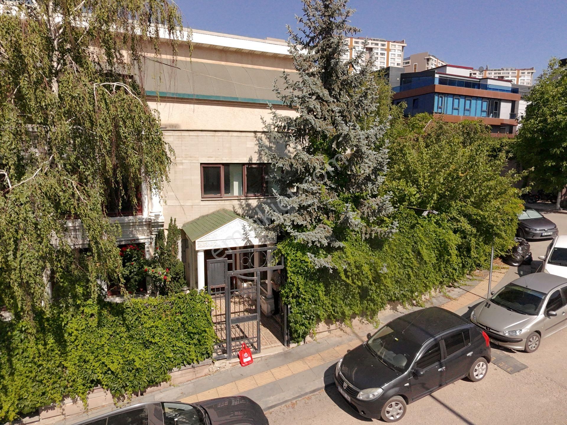 Ümitköy'de Köşk Tadında, Geniş Ve Estetik Yaşam Alanı