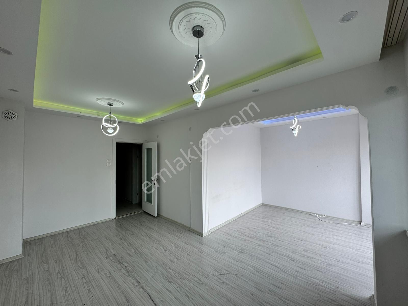 Liderden Çarşı Merkezde Komple Tadilatlı 80 M2 2+1 Arakat Daire