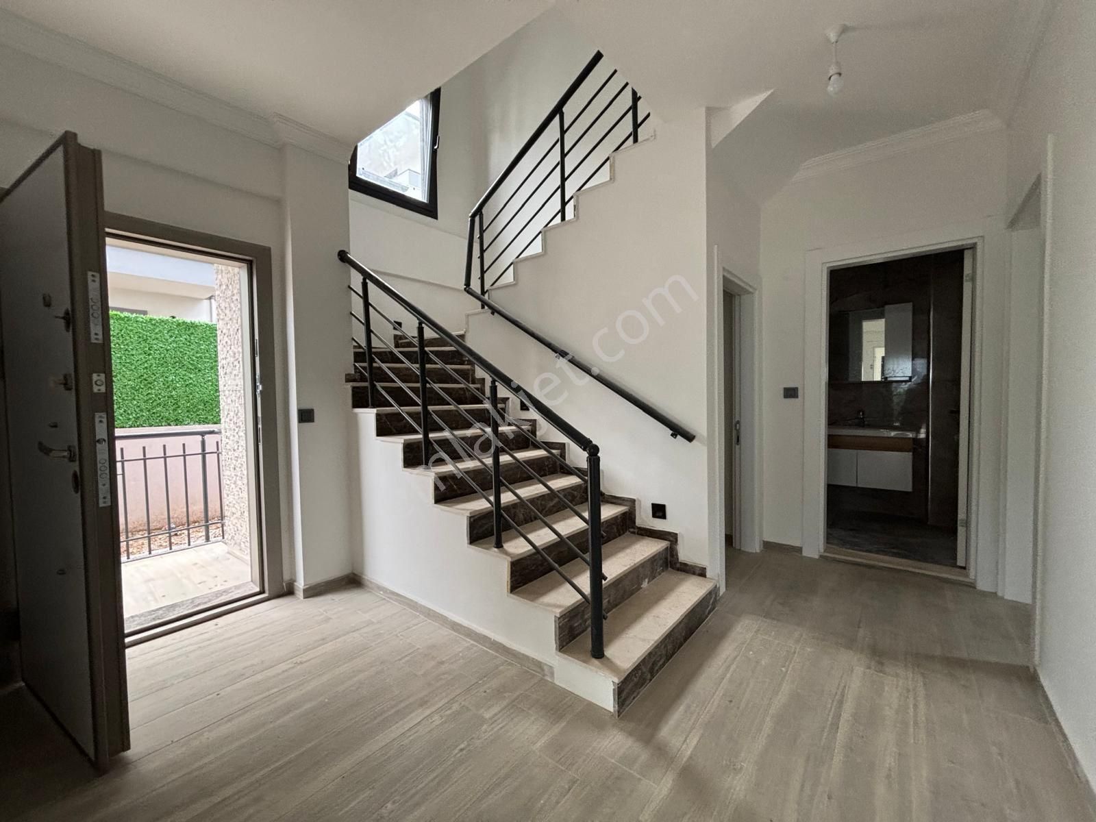 Üzümlü’de Kapalı Otoparklı Müstakil Önü Açık 4+1 150m2 Sıfır Satılık Villa