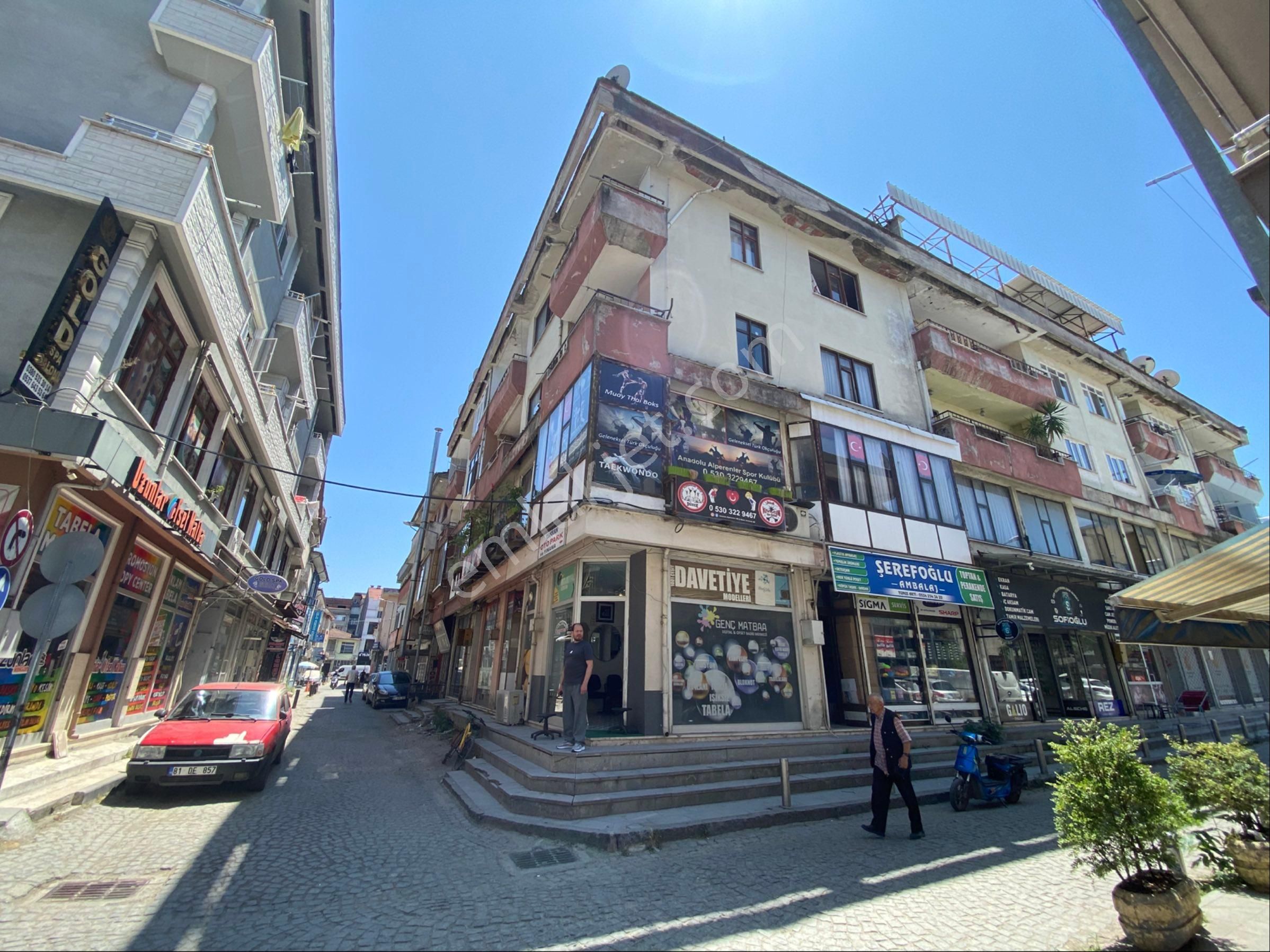 Akmanoğlu Emlak'tan Satılık 3+1 140 M2 Daire Şerefiye Mahallesi