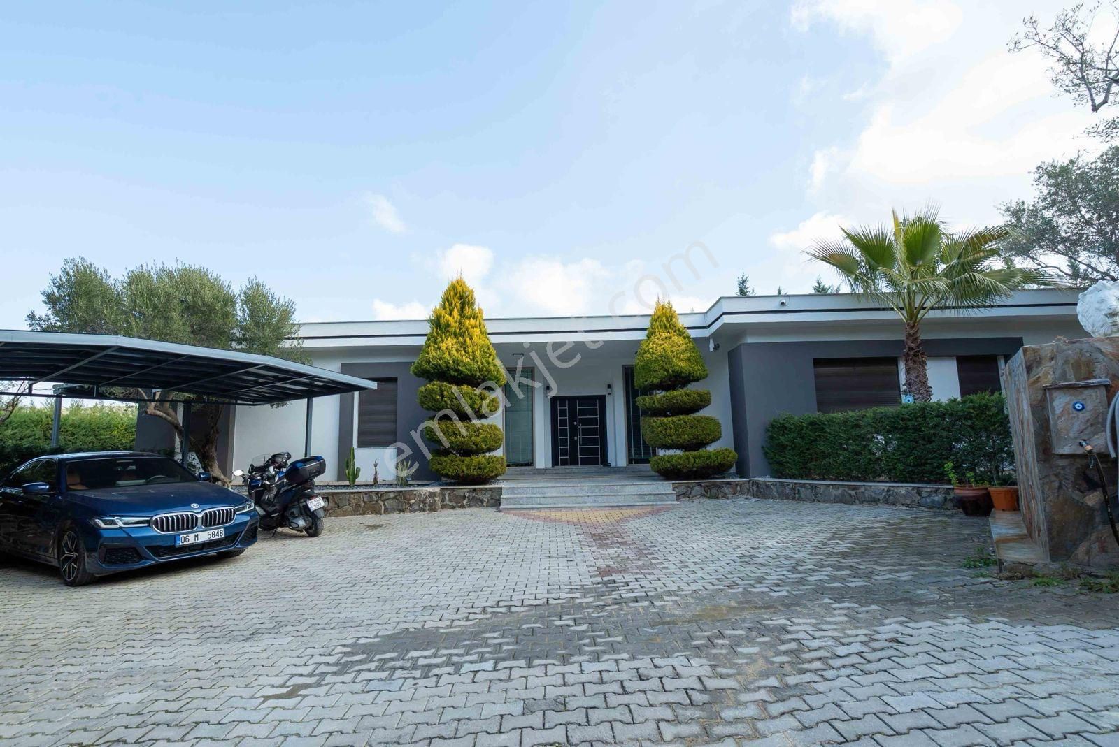 Aclass'dan Kuşadası'nda Özel Konumda-5700 M2 Arsa Icerısınde -lüx Çiftlik Evi.