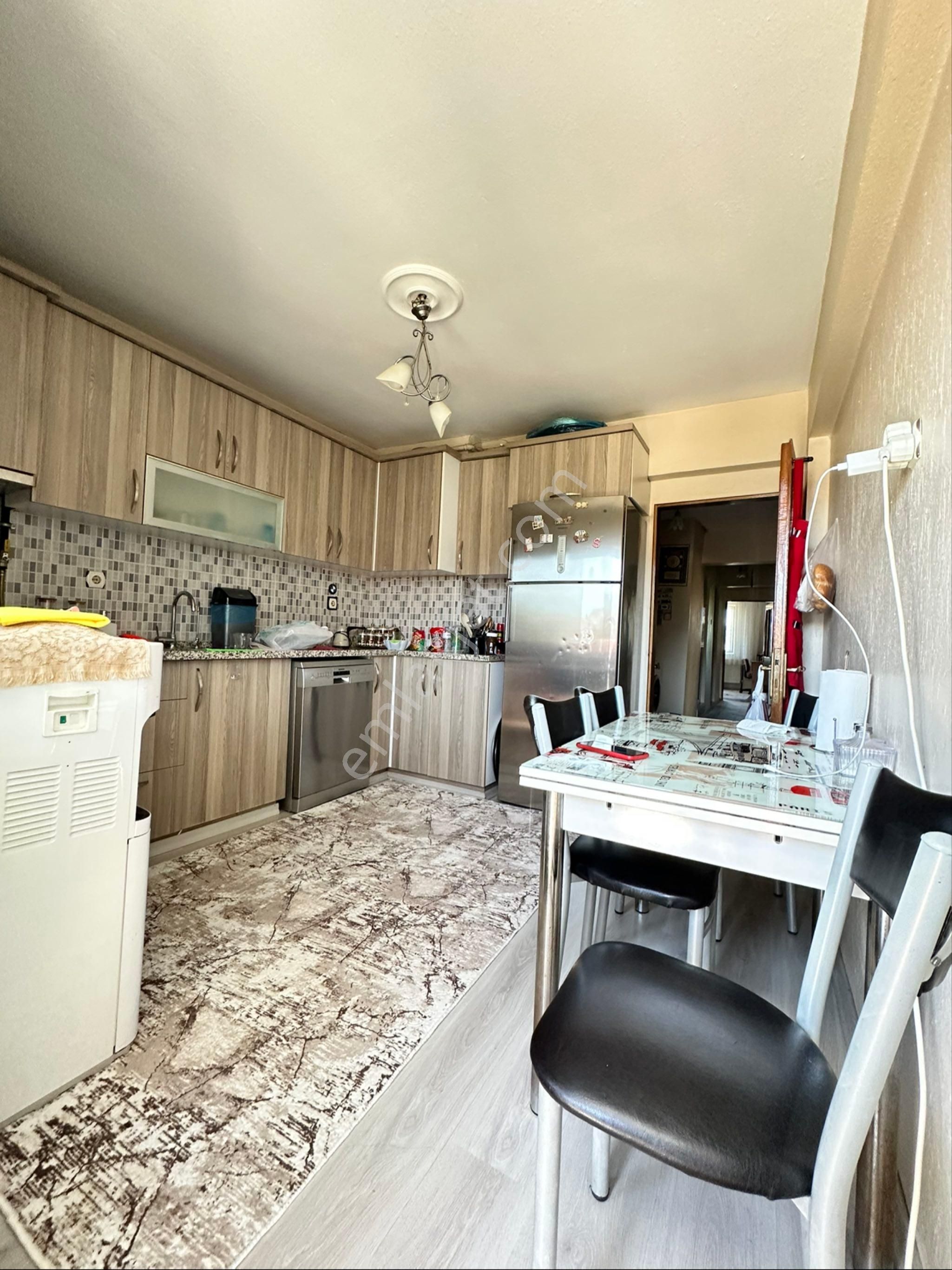 Manisa Laleli Mah.3+1 130m2 Mükemmel Lokasyonda Acil Satılık Daire Fırsatı
