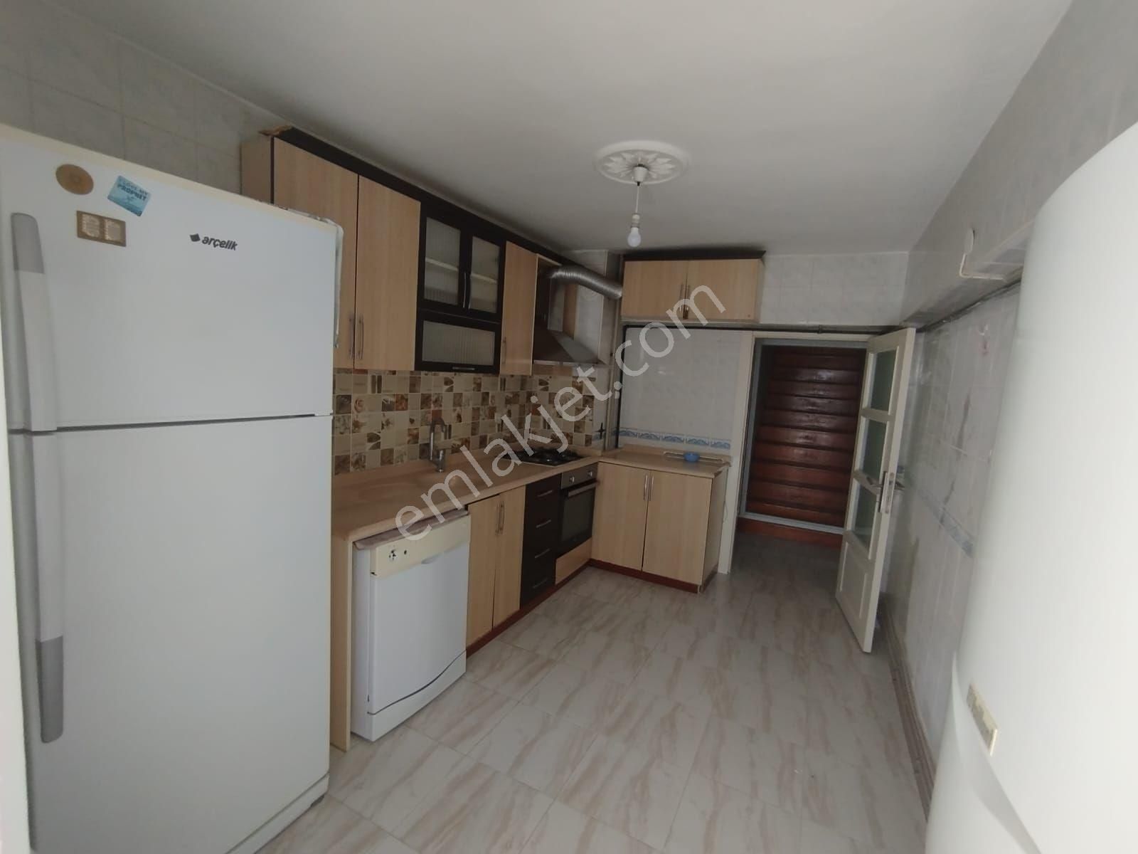 Evankara Gayrimenkul'den Çift Girişli 5+1 Teras
