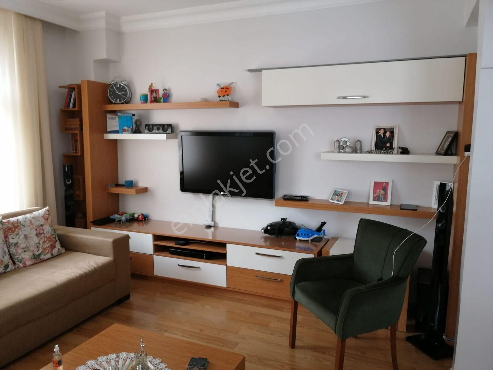 Güngören Merkez Mah.içi Yapılı 2+1 Satılık Daire