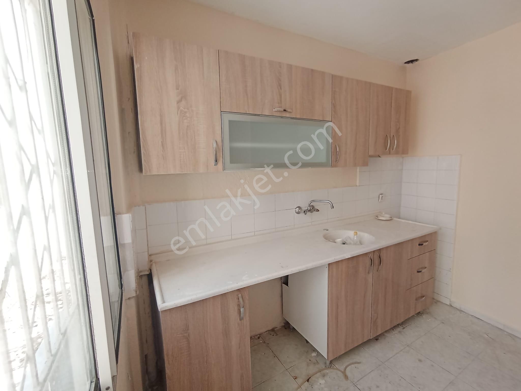 Karabağlar Günaltay Mah. 2+1 95 Kiralık Kot Daire