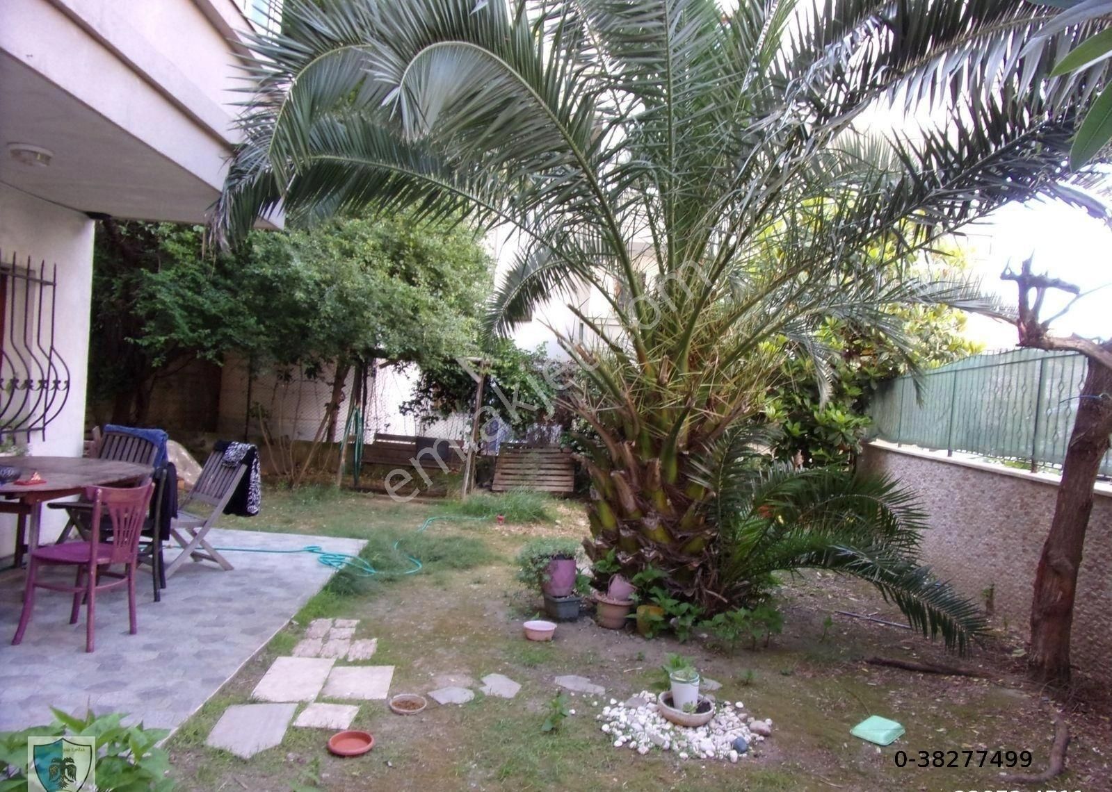 Tarabya Sanatçılar Sitesinde 3+1 170 Metrekare Satılık Bahçe Katı