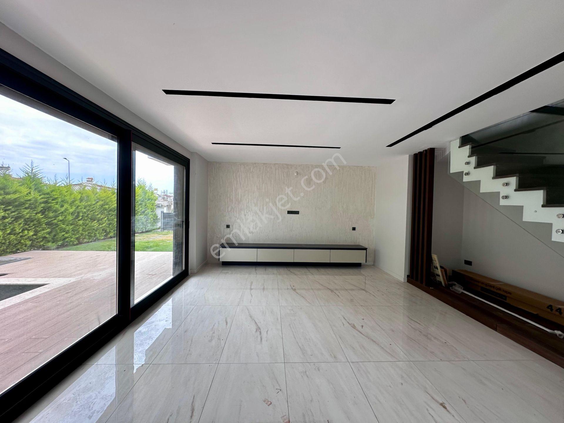 Kuşadası Güzelçamlı Müstakil Özel Havuzlu 3+1 Villa - Görsel 15