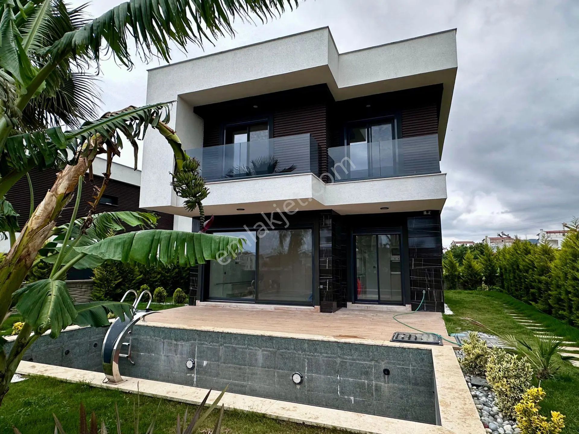 Kuşadası Güzelçamlı Müstakil Özel Havuzlu 3+1 Villa - Görsel 2