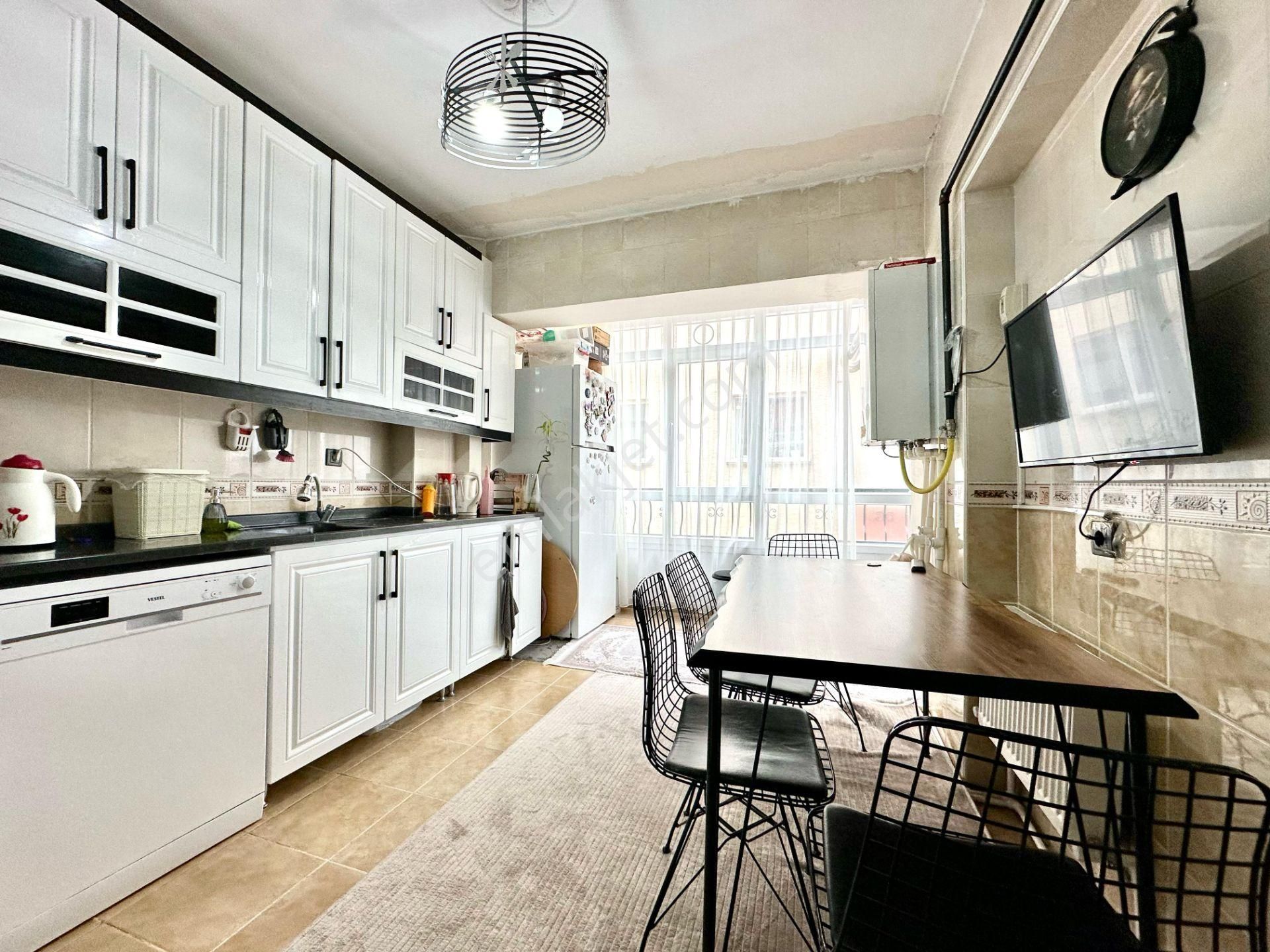 Engin Emlak'tan 3+1 Hastane'ye Yankınında 125m² 2.kat Masrafsız Daire