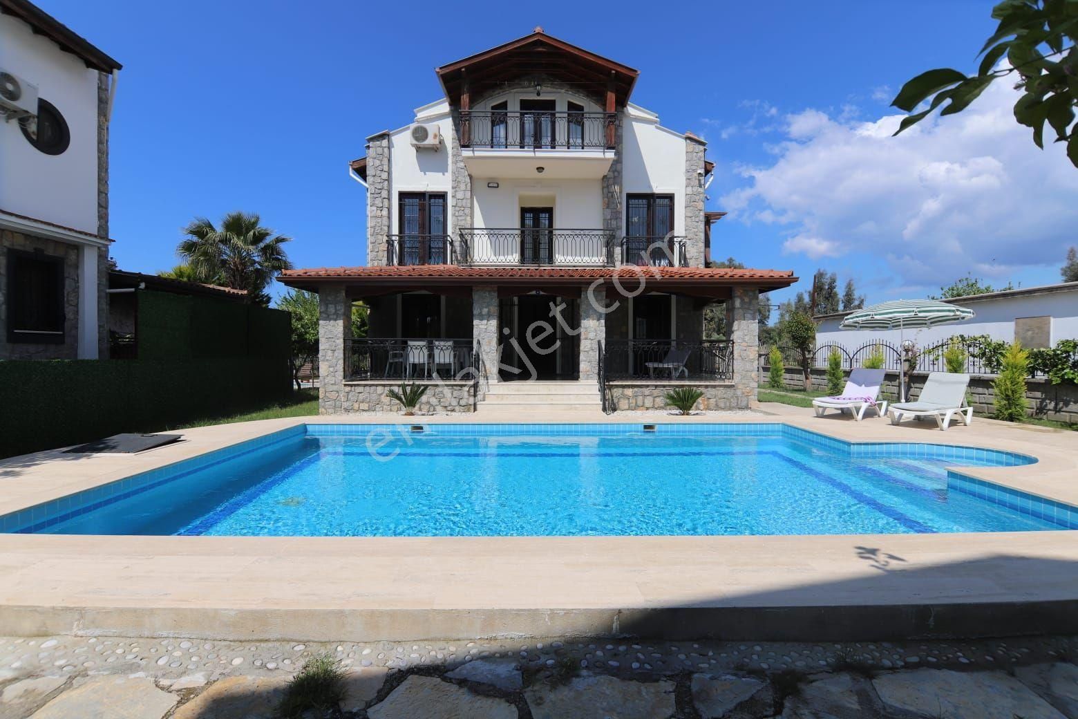 Çalış Plaji'na 750 Mt Uzaklıkta Gunluk Kiralik Villa
