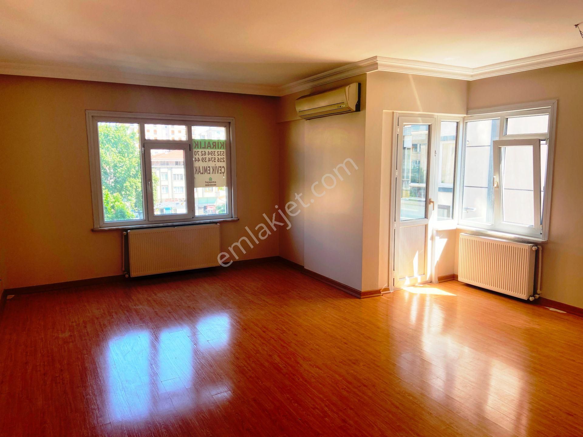 Çevik 'ten İçerenköyde Kiralık Temiz 3+1 Daire.