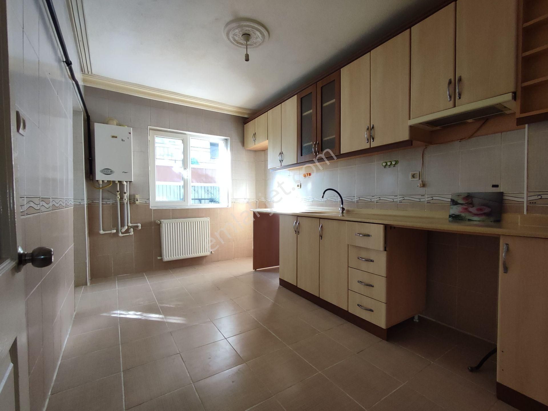 Yılmaz Gayrimenkulden Ful+ful Yapılı Şahane Kiralık Daire Cadde Üzeri