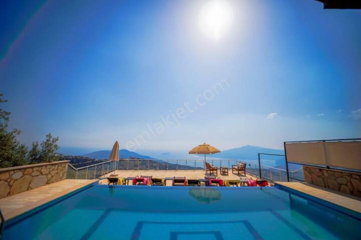 Tatil Merkezi Antalya Kaşta Kiralık Lüks Villa-villa Donat