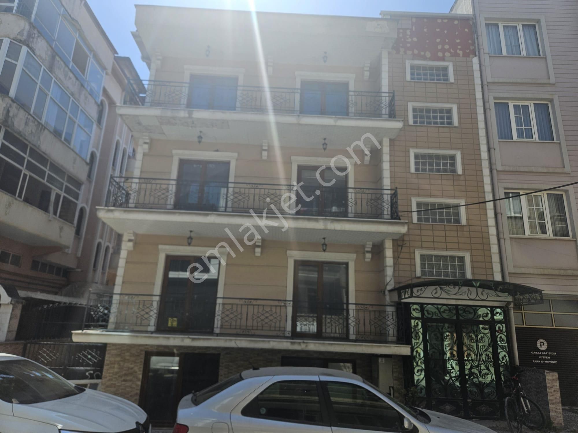 Çark Caddesı Mıgros Karşısı Komple Kıralık Tıcarı Bına