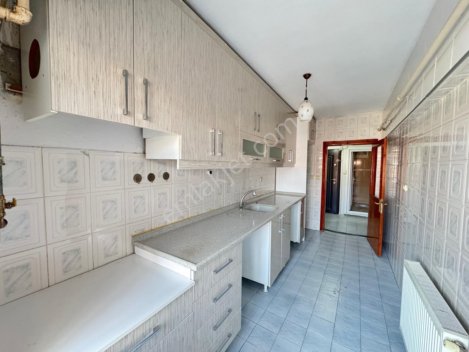 Söğütlüçeşme'de 3+1 4.kat Asansörlü 125 M2 Kelepir Daire