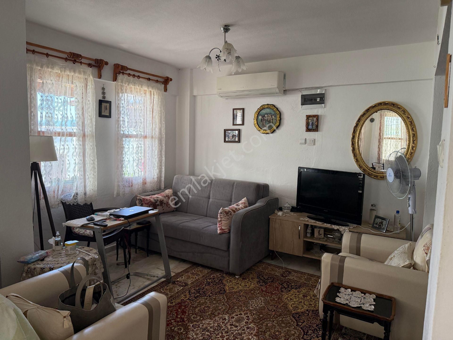 Martı Koyu’nda Denize Sıfır Özel Plajlı 3 Katlı Müstakil Villa!