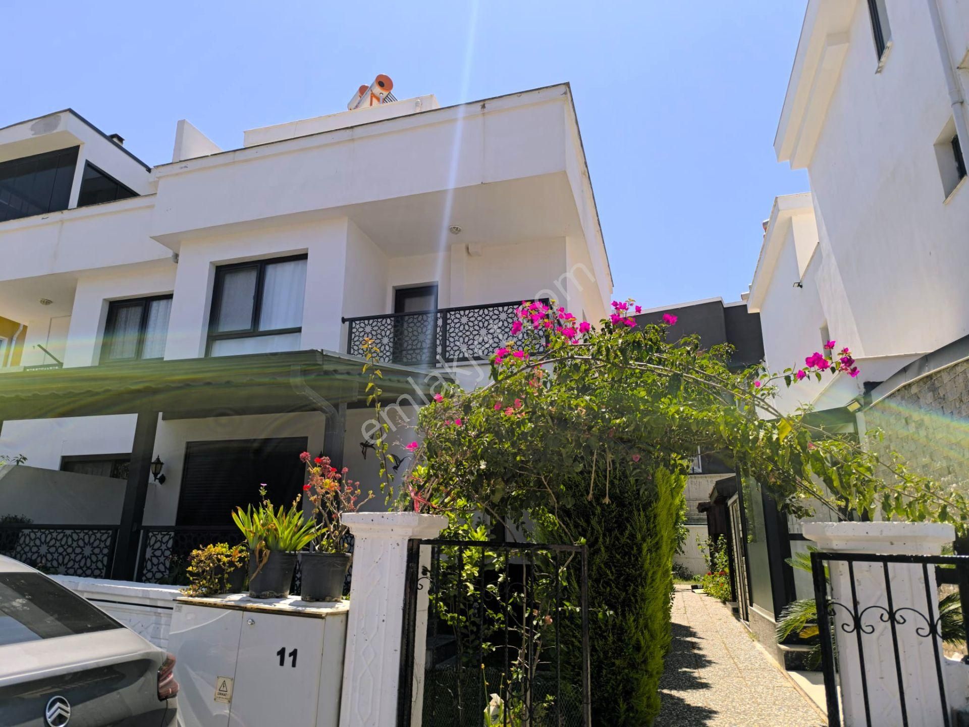 İzmir Seferihisar Payamlı Da Kiralık Bahçeli Tribleks Villa 3+1