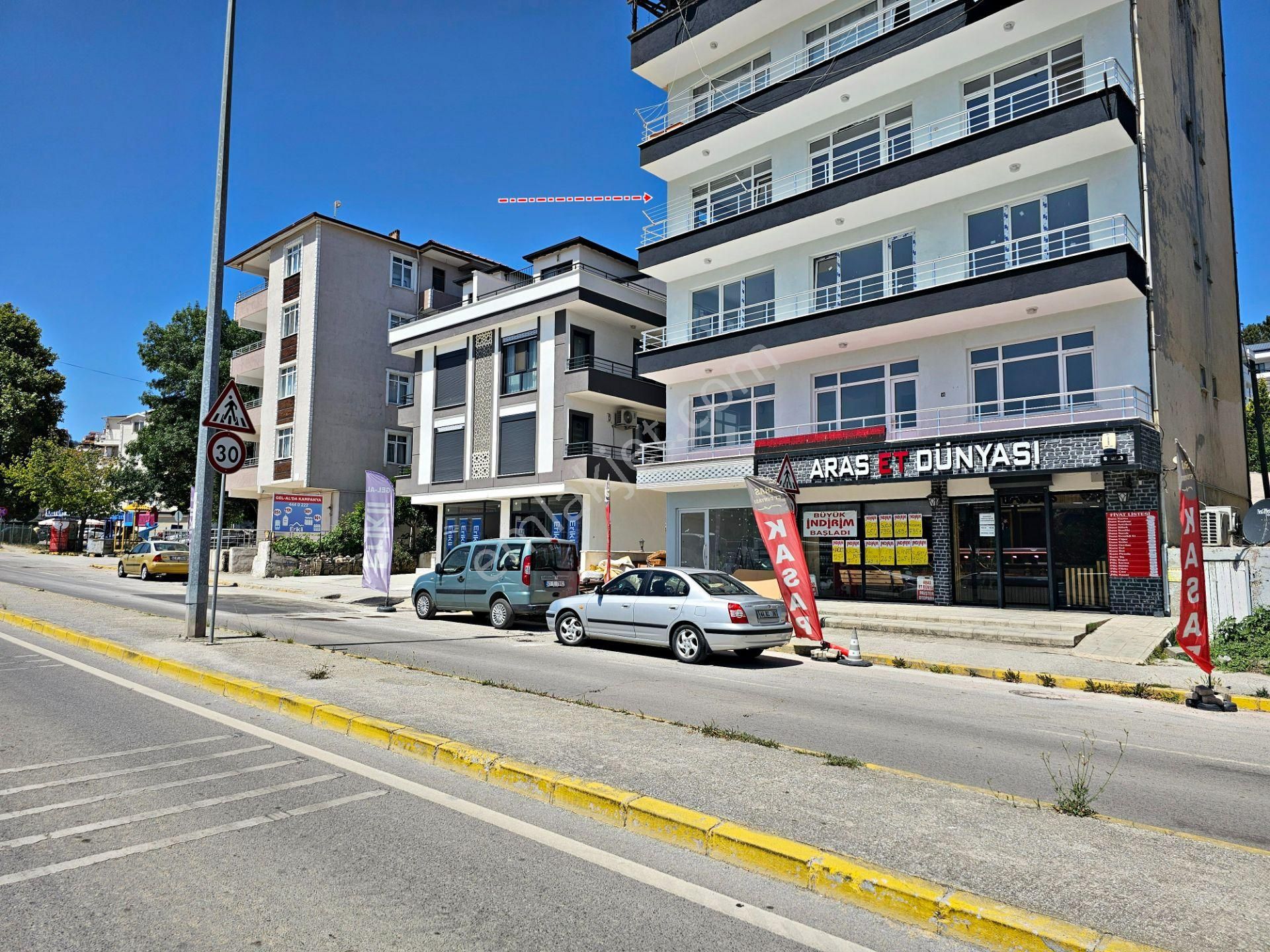Gölcük Donanma Mh. Kalyon Kapıya Yakın 3+1 Kiralık Ara Kat Daire